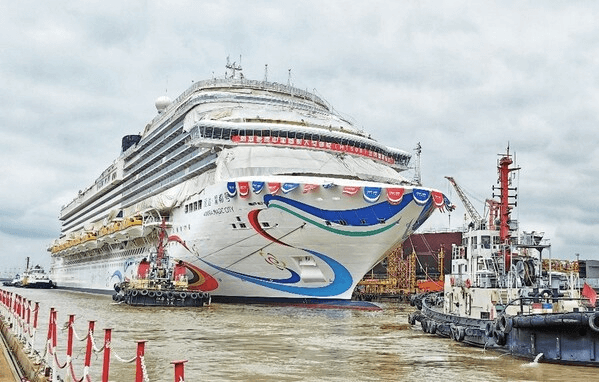 13.55万吨邮轮爱达·魔都号顺利出坞，将设最大海上免税店 - 上海迪士尼, 旅游