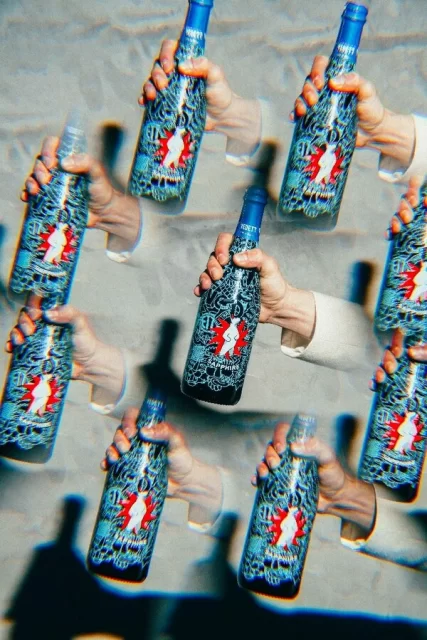 VEDETT超级白熊啤酒-宝石蓝推出，750ml大容量瓶装 - VEDETT, 白熊啤酒, 精酿啤酒, 超级白熊-宝石蓝