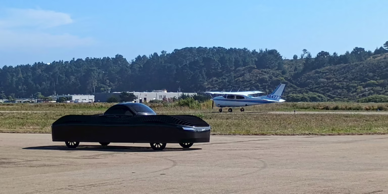 Alef Model A电动飞行汽车即将交付,已完成超1000次飞行 4 This 100% electric flying car that jumped over a Tesla Cybertruck is coming soon
