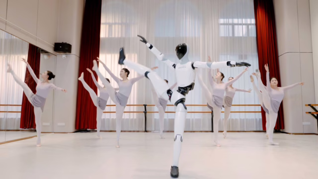 Chinese Humanoid Robot Performs Ballet With Human Dancers