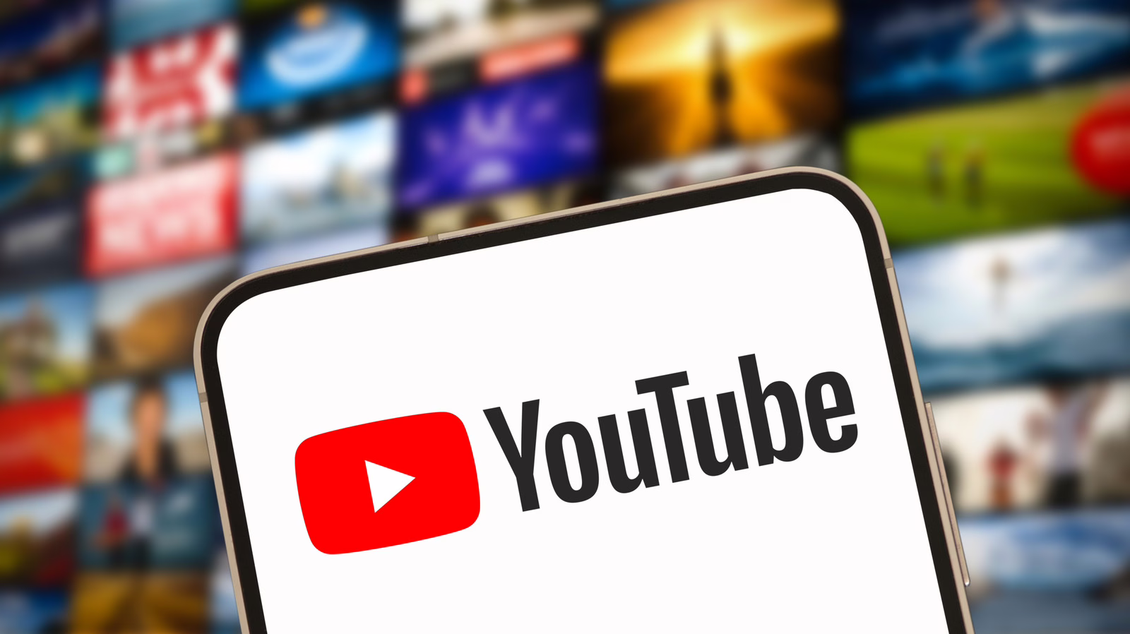 YouTube上线AI自定义推送功能:输入提示词即可定制视频流 3 YouTube上线AI自定义推送功能:输入提示词即可定制视频流 -