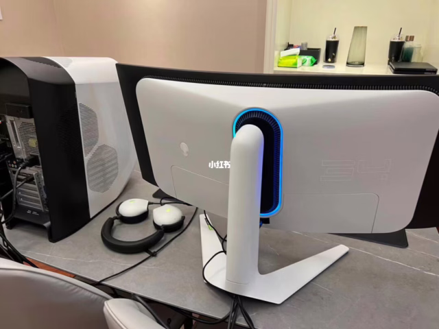Ultrawide on point! - Alienware's updated 34" QD-OLED