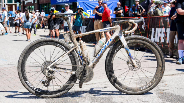 2026 Unbound Gravel 获胜自行车：Specialized Crux 5 泥泞称霸 - 700c轮组, Crux 5, Gravel bike, Specialized, Unbound Gravel, 泥地性能, 砾石自行车