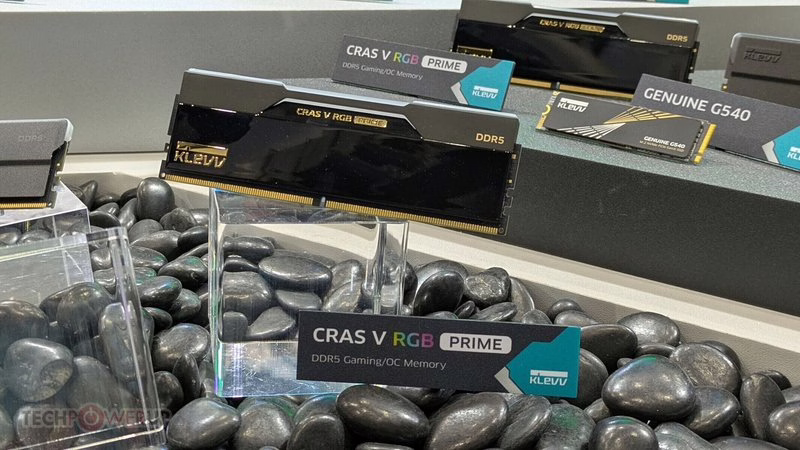 KLEVV Computex 2026新品:4R CUDIMM、CRAS C925 G-Lite与CRAS V RGB Prime 1 KLEVV Computex 2026展台内存与SSD产品
