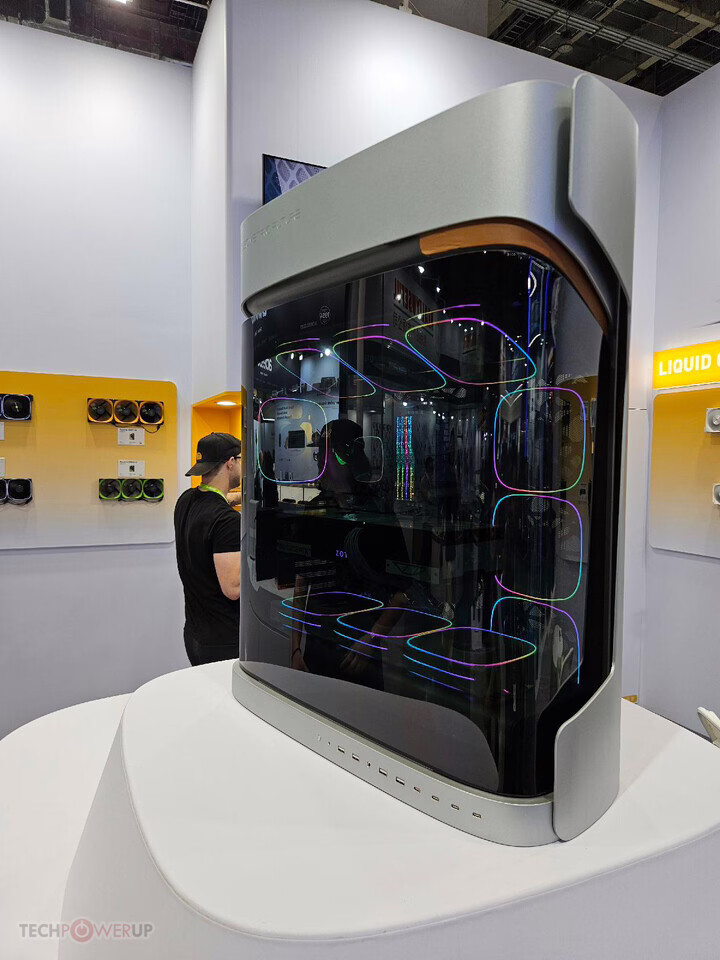 Geometric Future 在 Computex 2026 展示新款机箱、电源及一体式水冷 4 Geometric Future Unveils New PC Cases, Power Supplies and AIOs at Computex 2026