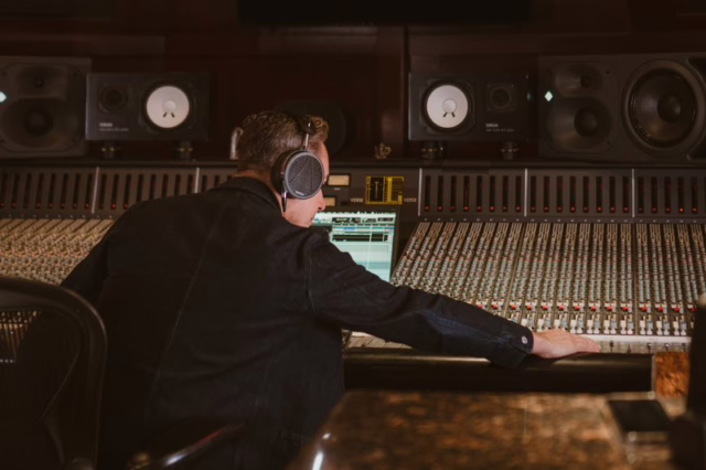 Audeze Reveals MM-520 Headphones With SLAM Technology for Professional Mixing