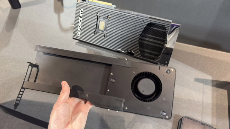 酷冷至尊MasterFlow散热配件：鼓风机设计直排热风，CPU最高可降6°C - Cooler Master, GPU散热, MasterFlow, 散热配件, 显卡散热, 涡轮风扇, 酷冷至尊