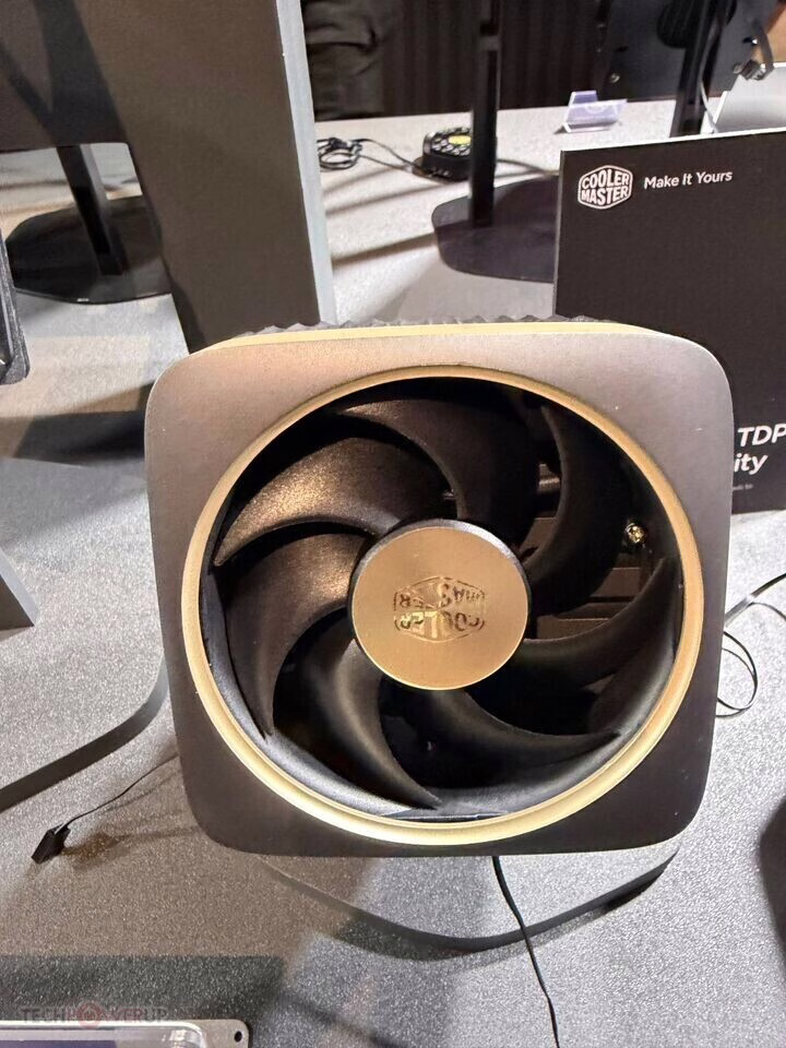 酷冷至尊Computex 2026展示混合CPU散热器与Master Flow GPU辅助排风扇等新品 1 酷冷至尊在Computex 2026展示的散热新品:G11M混合散热器、MasterFlow GPU排风扇和MasterDimm主动内存散热模块