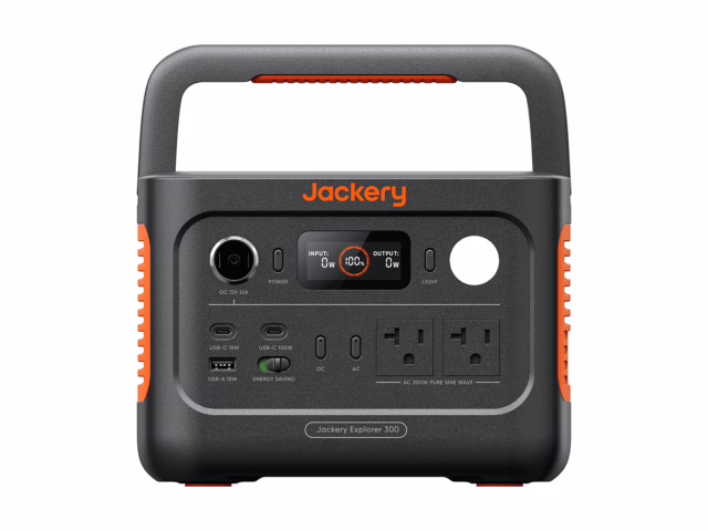 3.7kgの小型ポータブル電源「Jackery 300」にUPS追加版 リン酸鉄リチウムイオン電池採用で3万2,000円