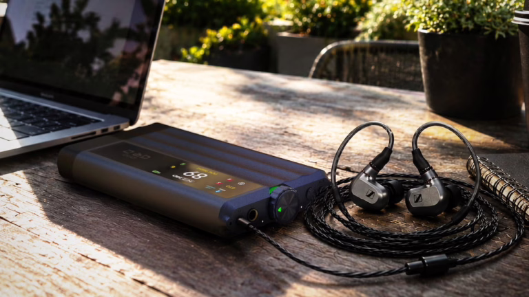 iFi iDSD GR 2 便携解码耳放发布:PCM1795 DAC、1513mW 输出,支持 aptX Lossless 与 LDAC 7 iFi iDSD GR 2 Portable DAC Amp Debuts With New DAC Architecture, K2HD, and Lossless Bluetooth