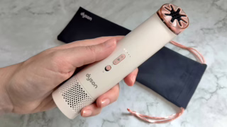 戴森HushJet Mini Cool便携风扇评测:风力远超同类,续航6.5小时,售价170美元 10 The Dyson HushJet Mini Cool is the powerful personal fan you won't want to live without this summer