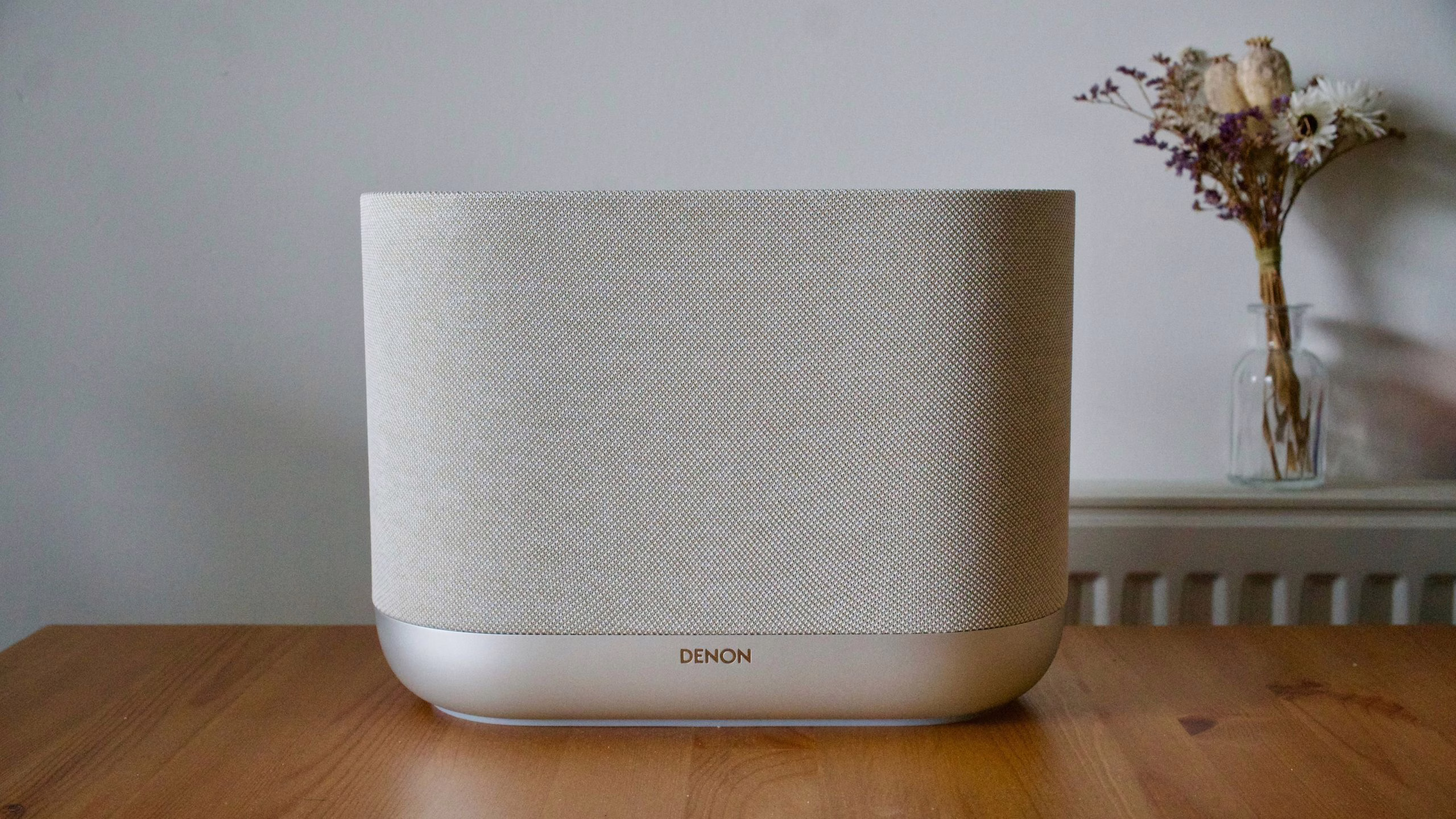天龙Denon Home 400无线家庭音箱评测:空间音频表现出色,但有一个小遗憾 1 天龙Denon Home 400无线家庭音箱